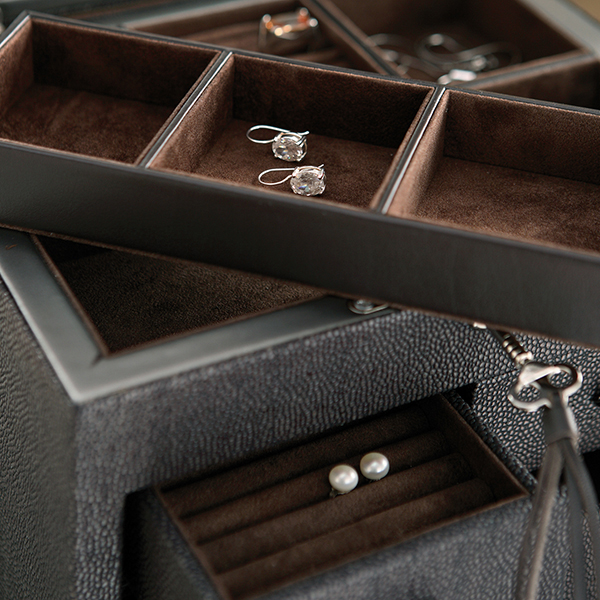 W0126 | Faux Stingray jewelry box with drawer